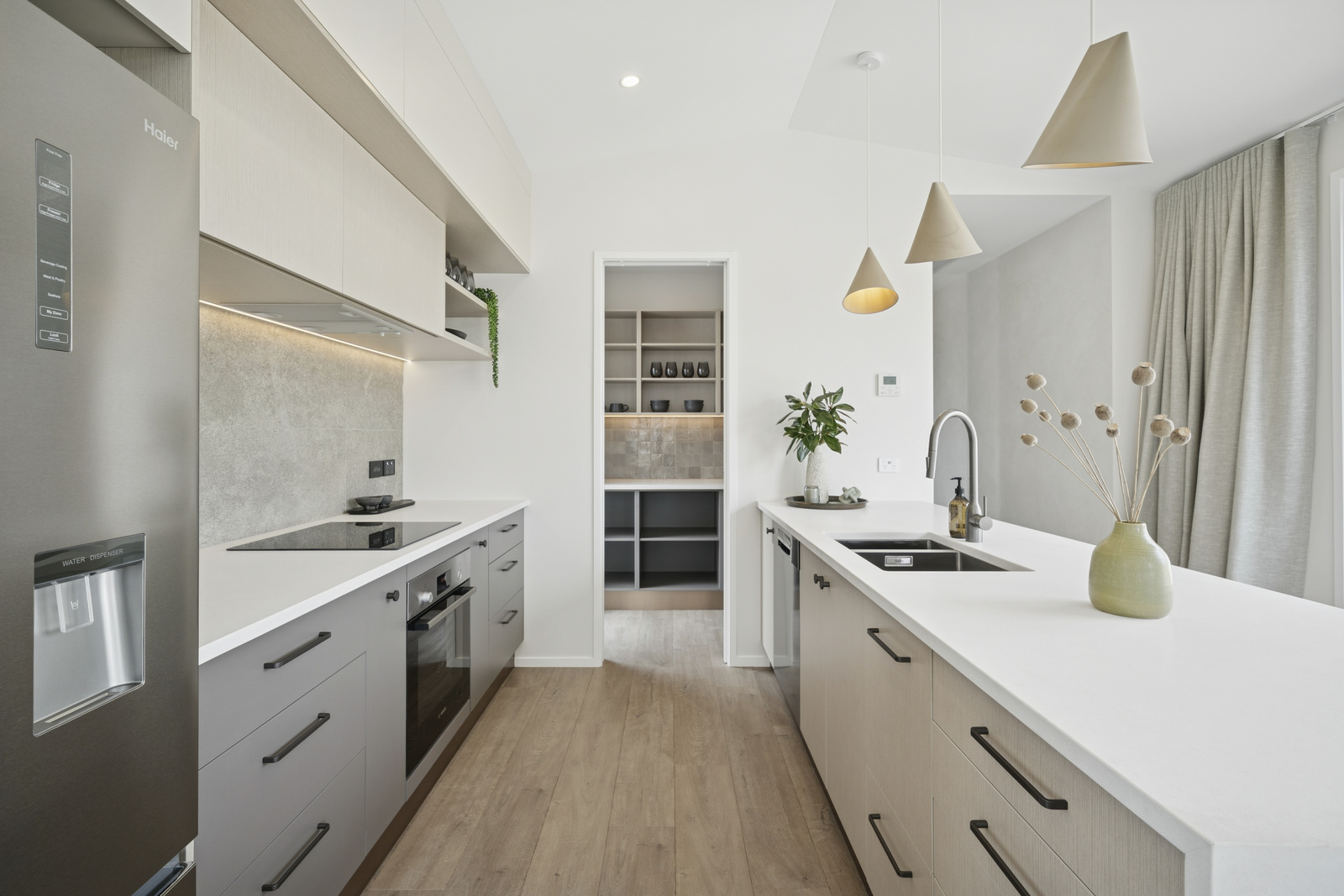 Springwater 1 Springwater Drive Brad Turner 1072 1600 36