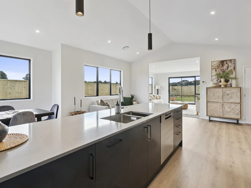 WLG104789 180 Karuhiruhi Street Teresa Mccombie 1046 1600 26