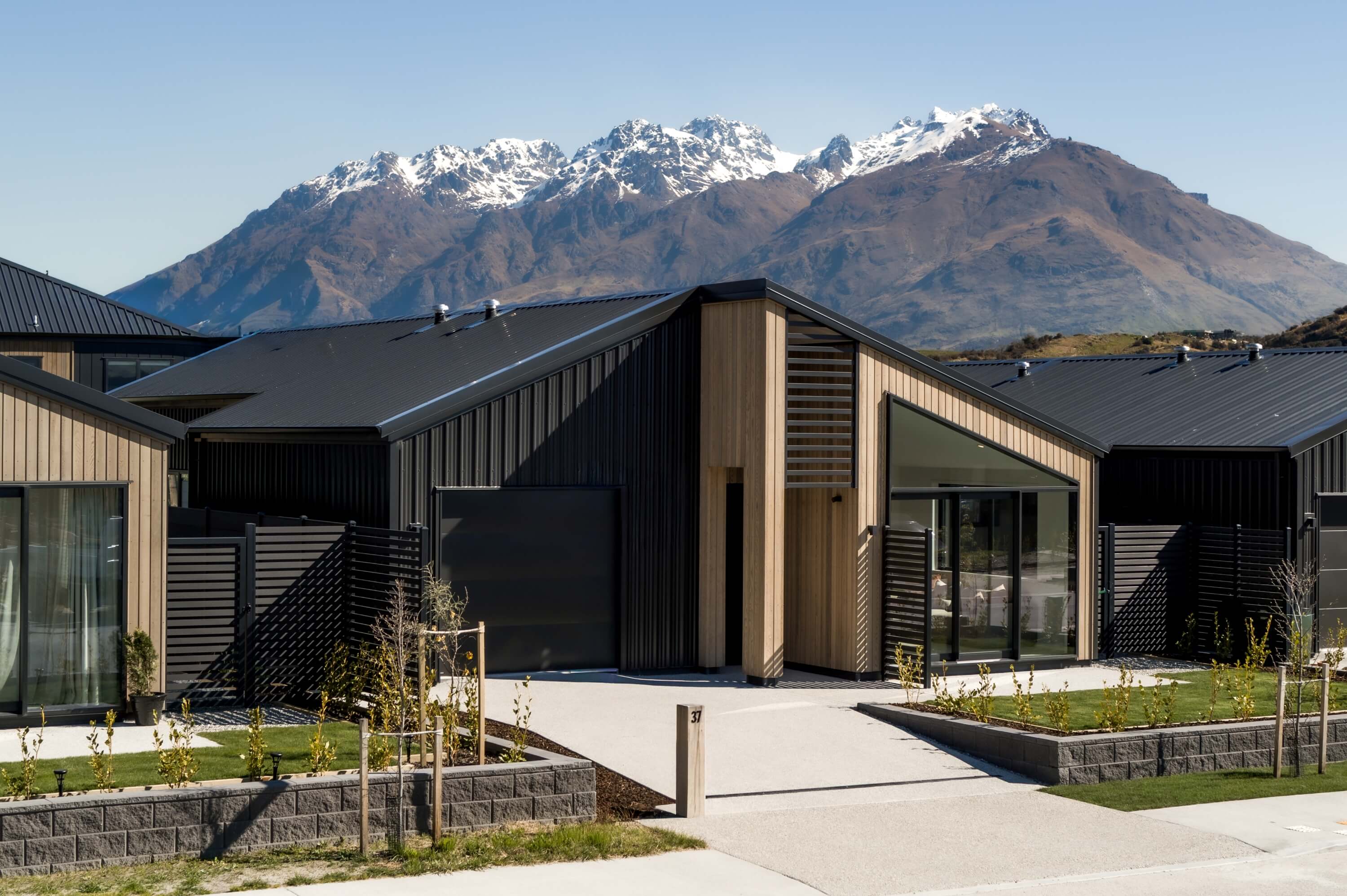 Woolbrae SH Exterior Hero Web