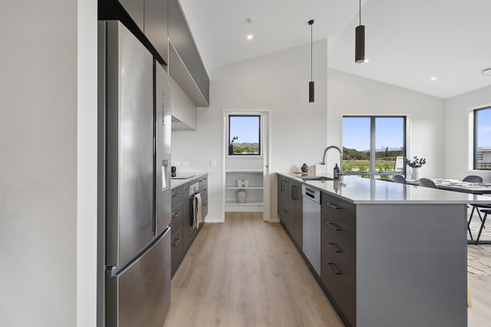 WLG104789 180 Karuhiruhi Street Teresa Mccombie 1046 1600 22