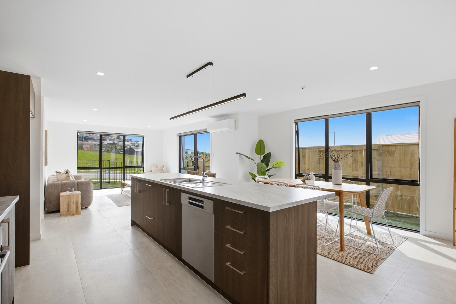 WBP105270 32 Triplefin Avenue Vivienne Lapping 1486 1600 29