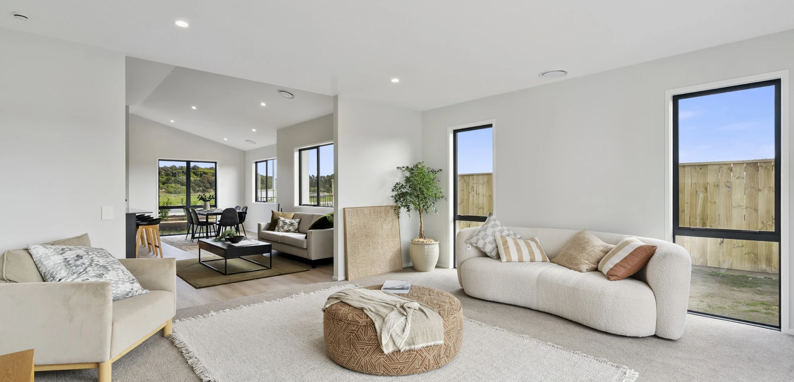 WLG104789 180 Karuhiruhi Street Teresa Mccombie 1046 1600 17