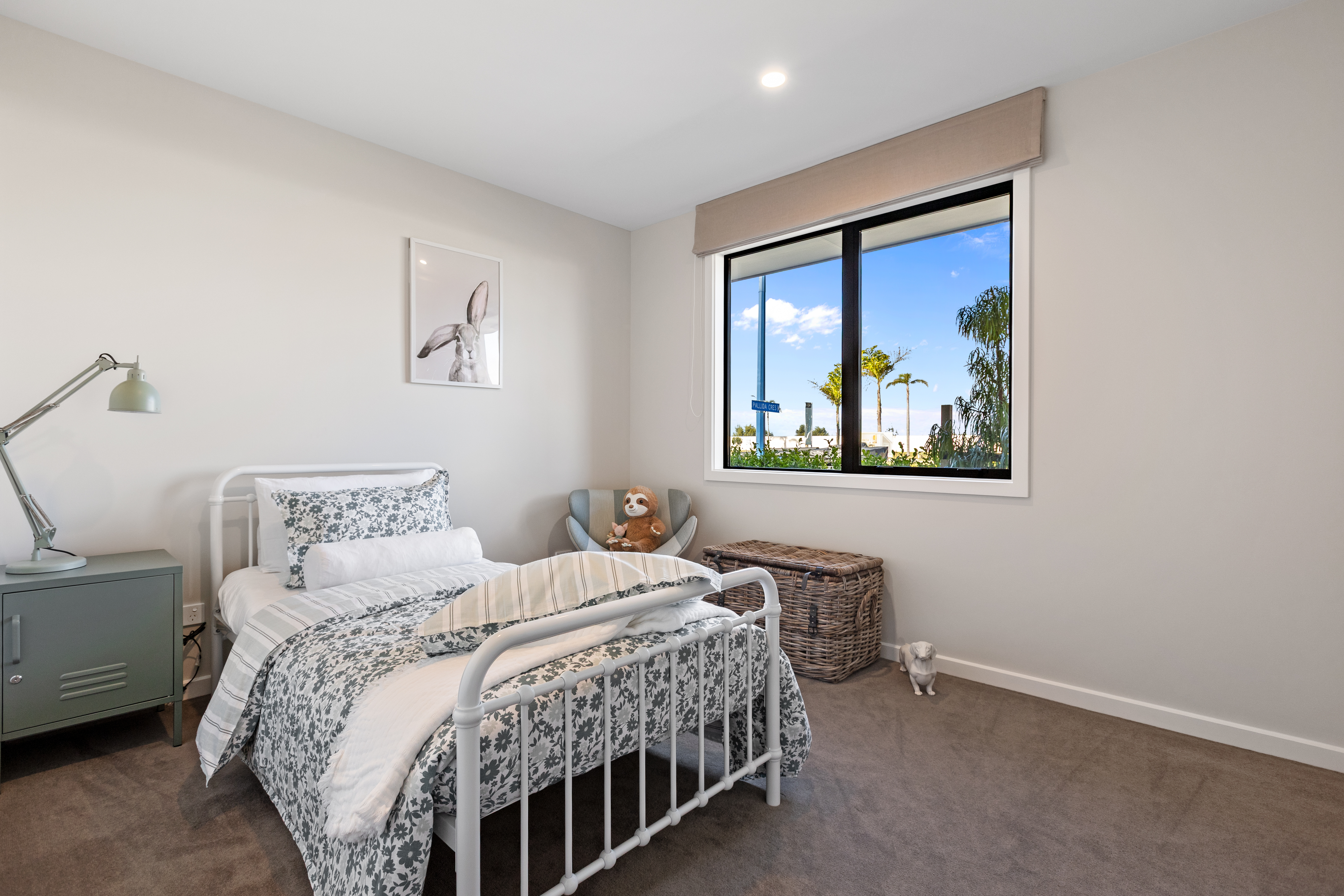 005 Open2view ID593352 1 Entelea Close