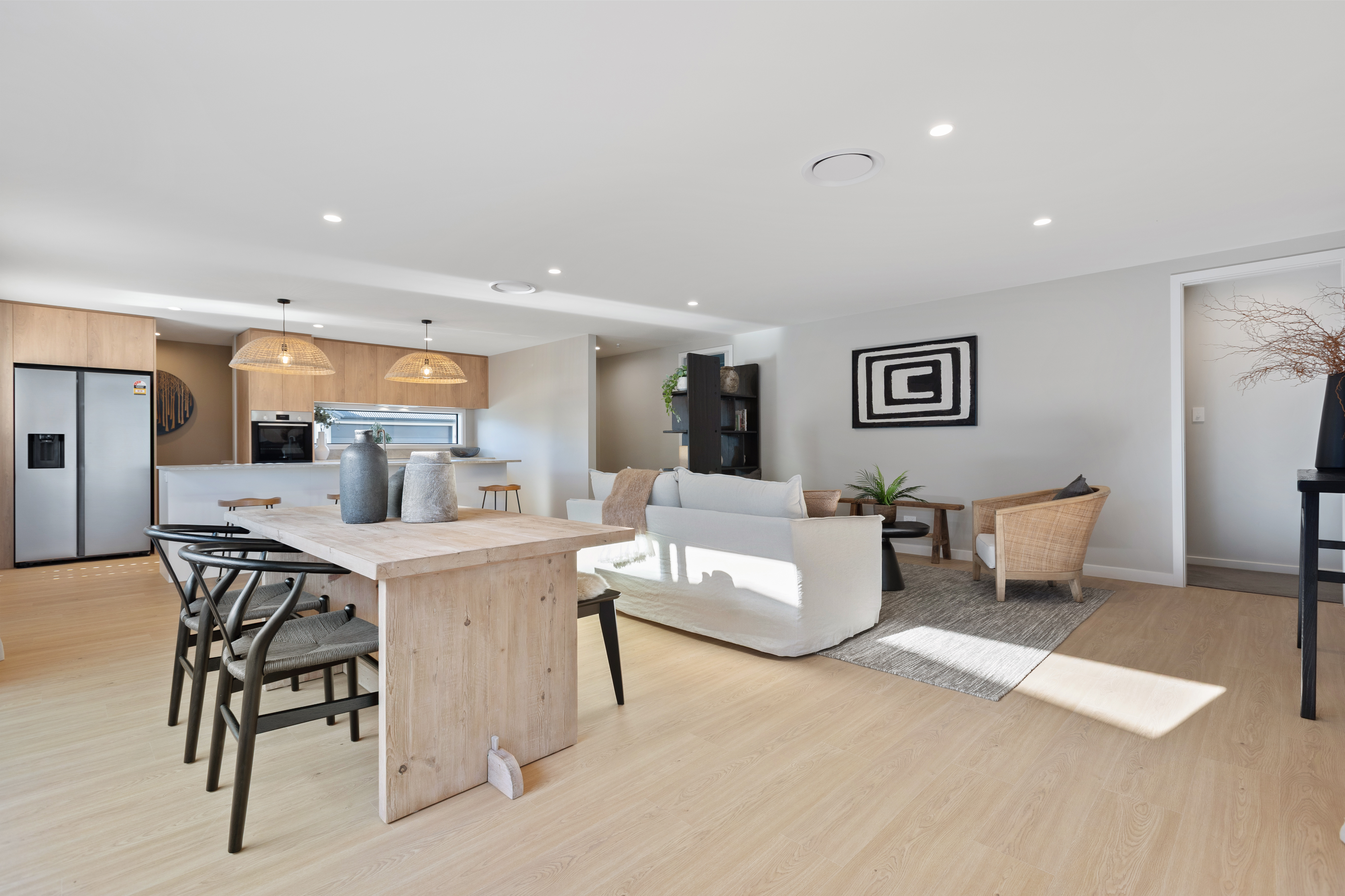 001 Open2view ID593352 1 Entelea Close