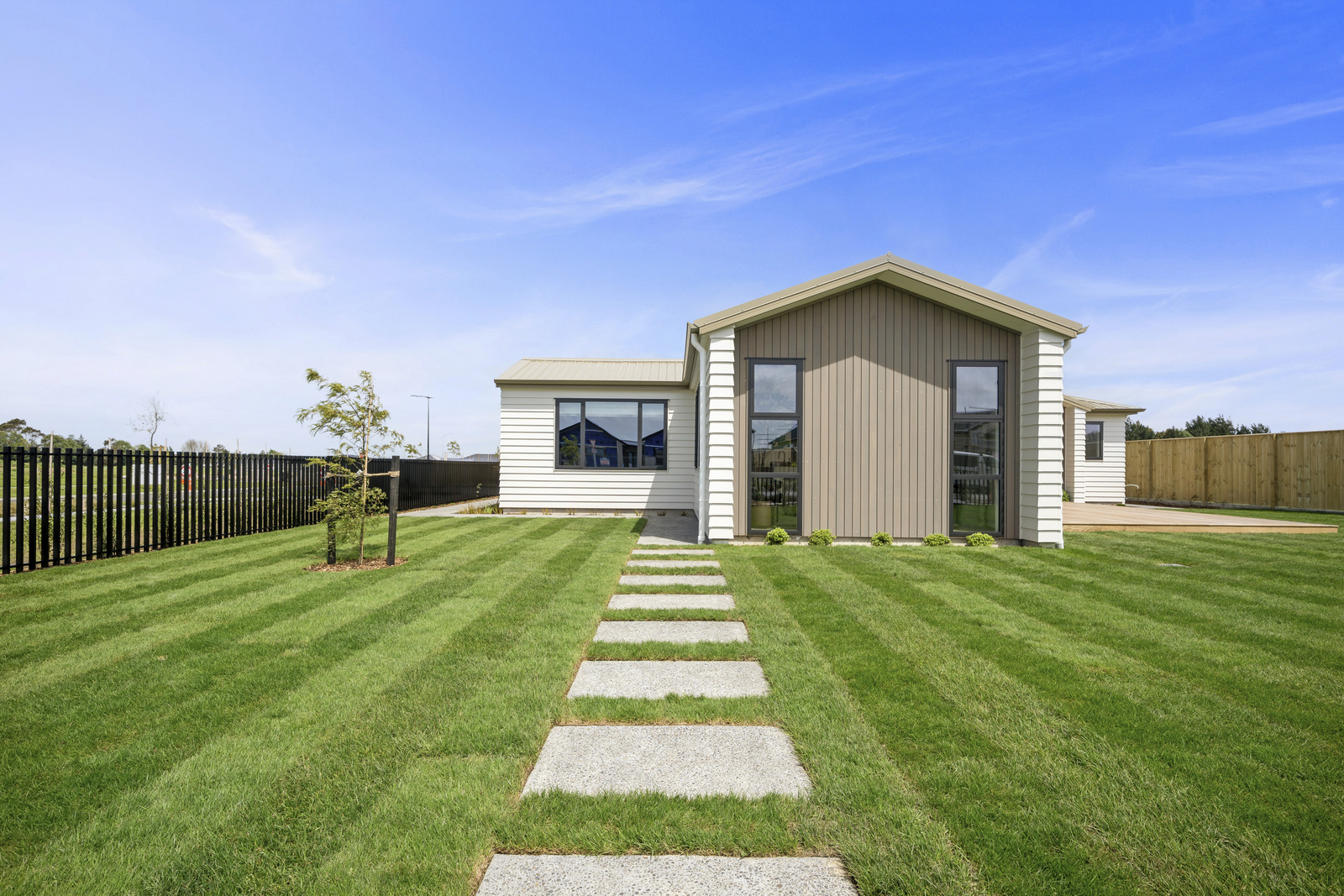 Springwater 1 Springwater Drive Brad Turner 1072 1600 12