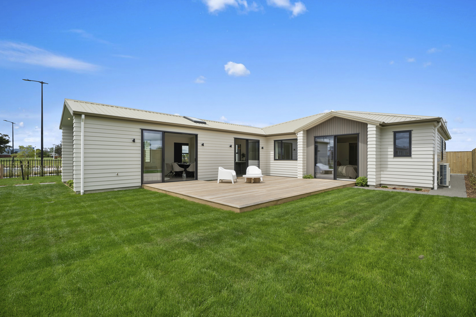 Springwater 1 Springwater Drive Brad Turner 1072 1600 38 (1)