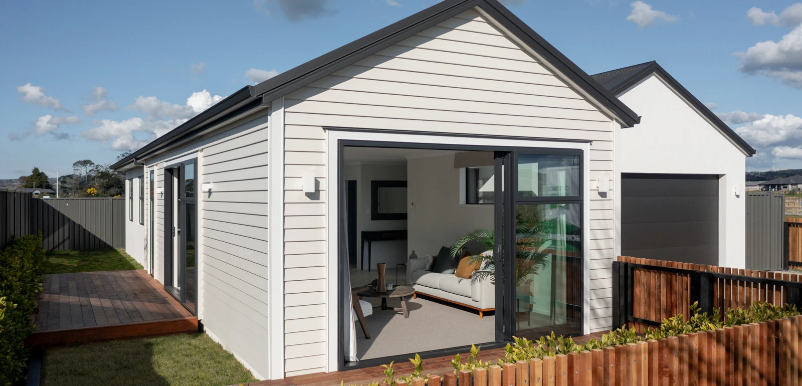 037 37 Flack Street Web