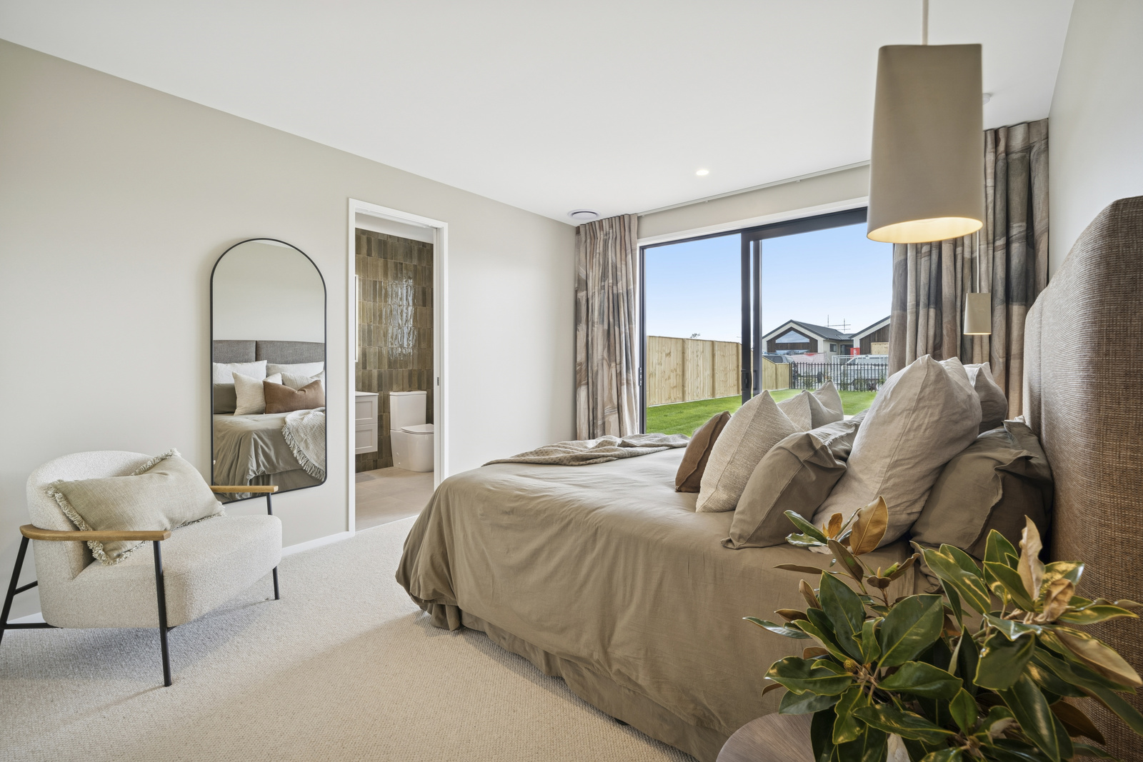 Springwater 1 Springwater Drive Brad Turner 1072 1600 27