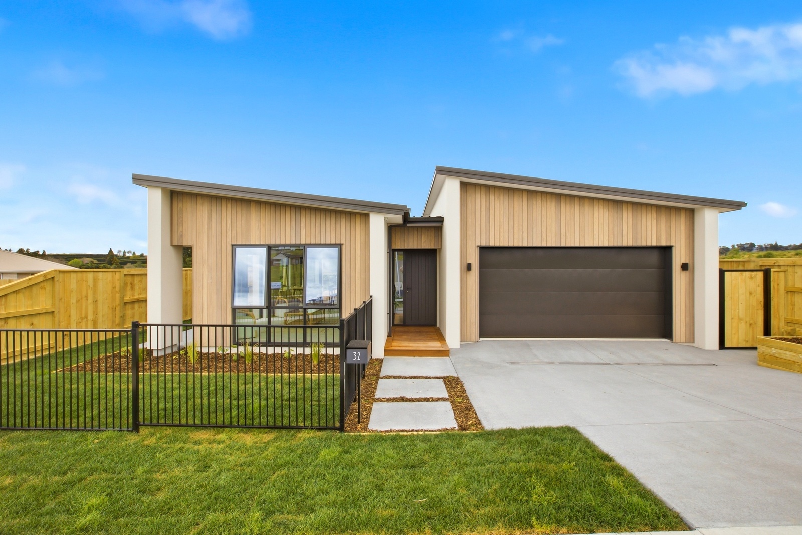 WBP105270 32 Triplefin Avenue Vivienne Lapping 1486 1600 19