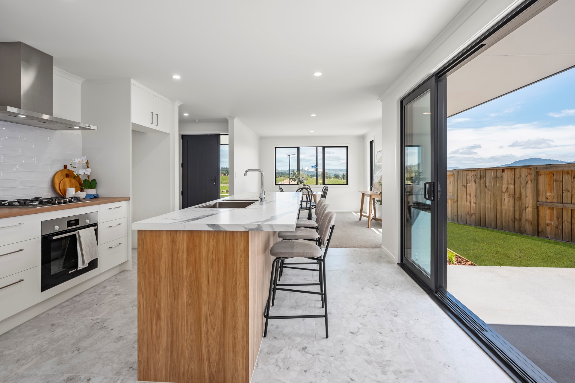 025 Open2view ID572515 44 Kohekohe (Custom)