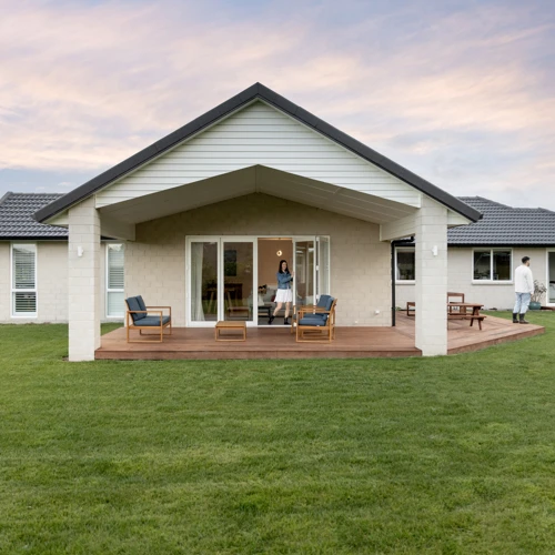 031 475B Kuranui Road Web