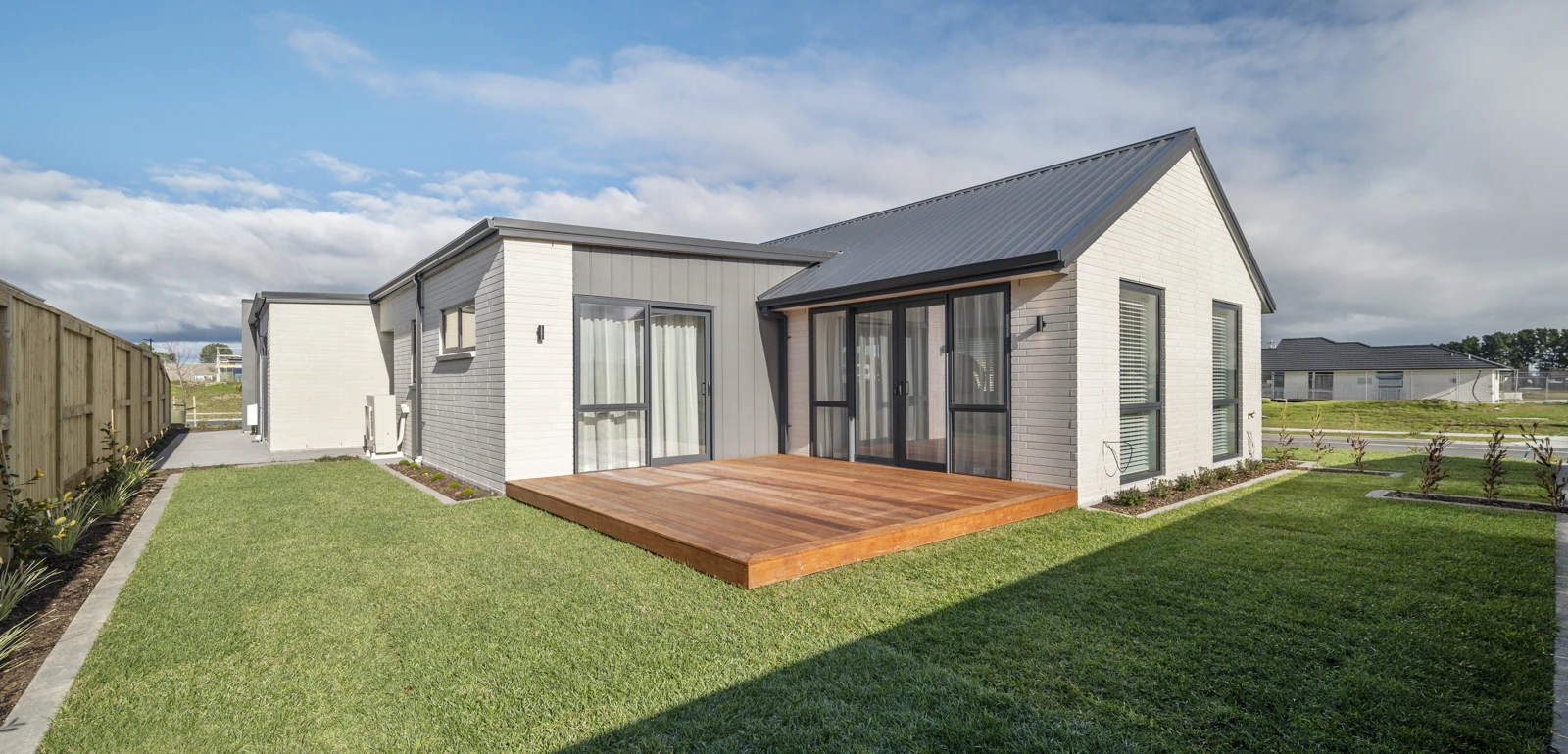 028 Open2view ID593833 99 Harakeke