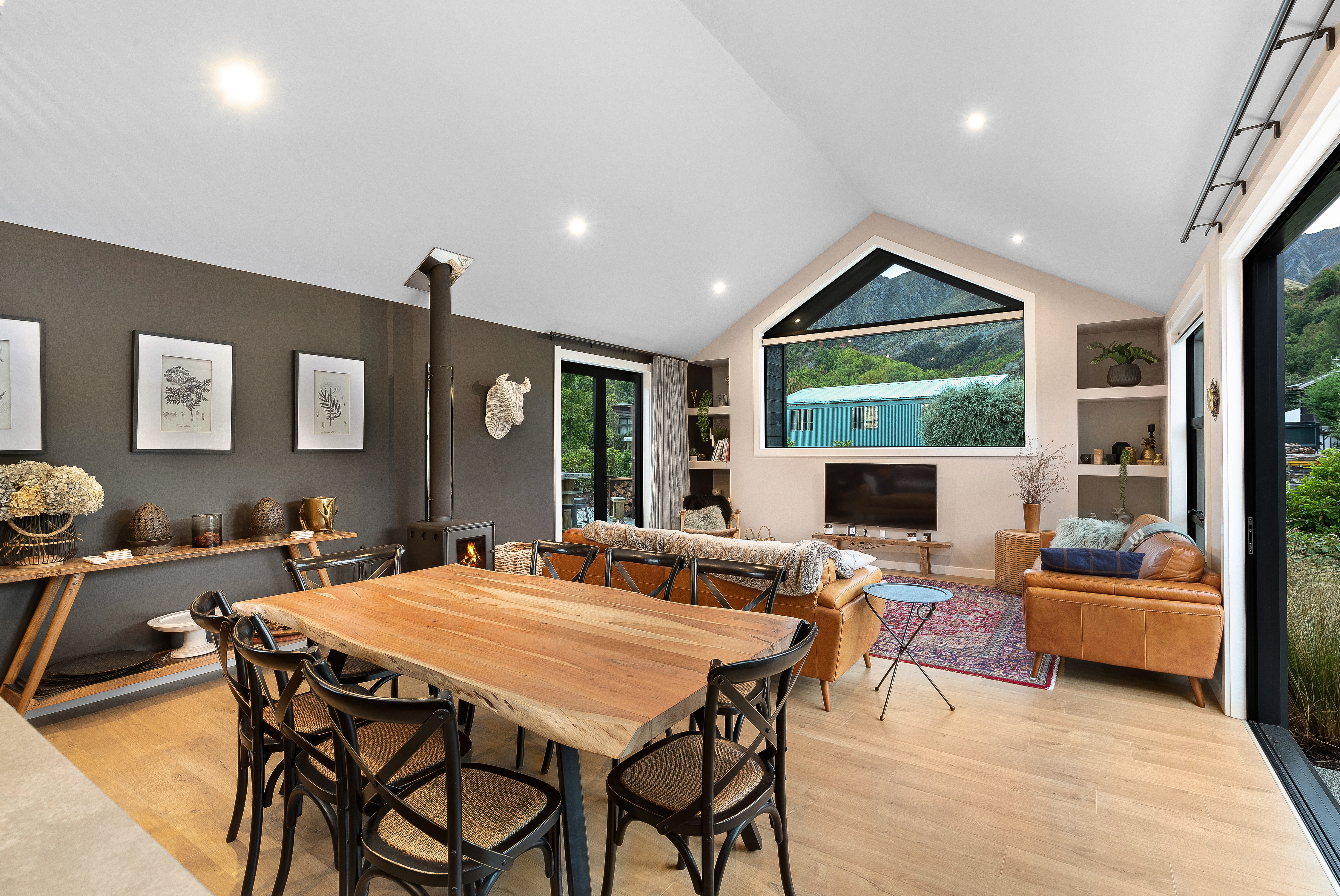 20 FL Queenstown Media 15