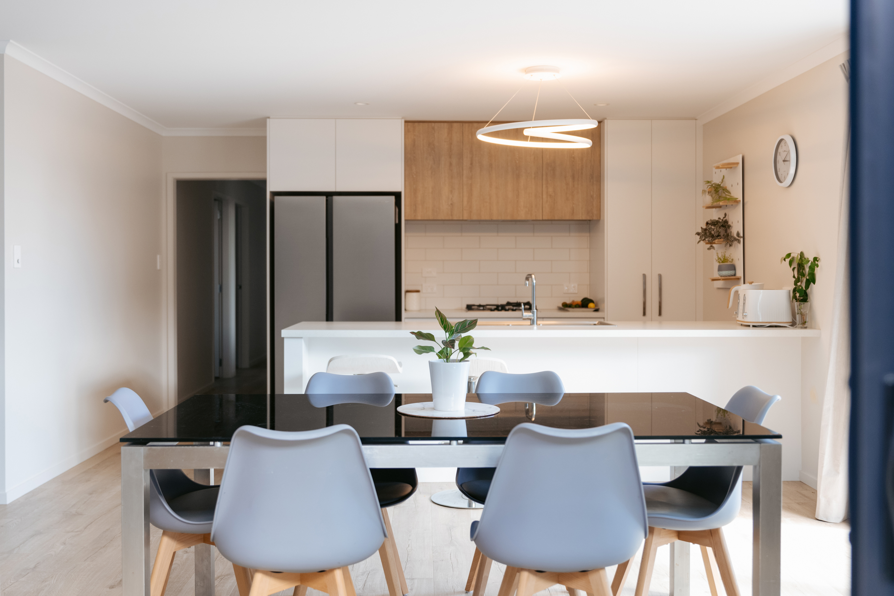 050 120 Sentinel Ave Web