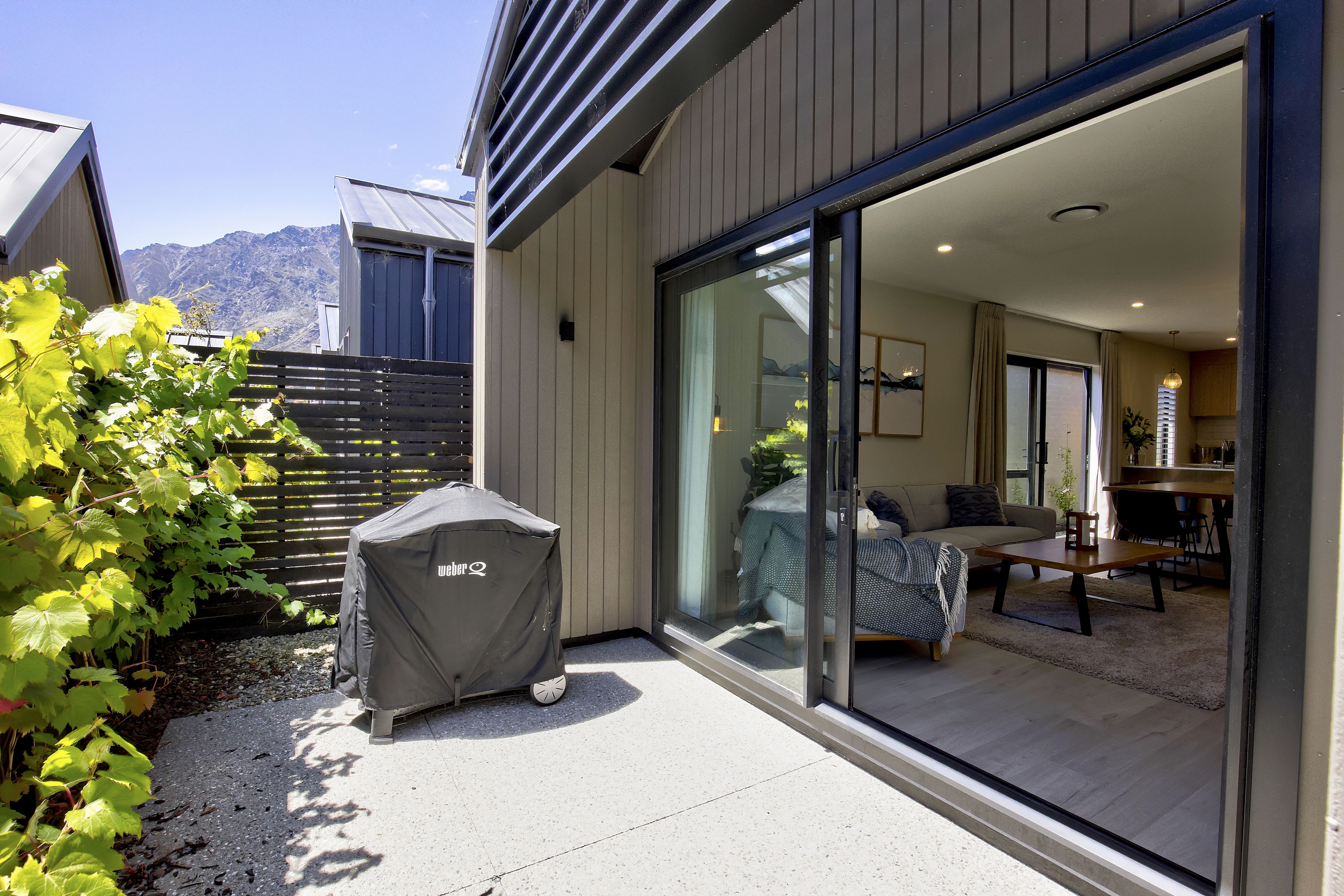 SV 22 Mulhullond Dr 8 Of 24