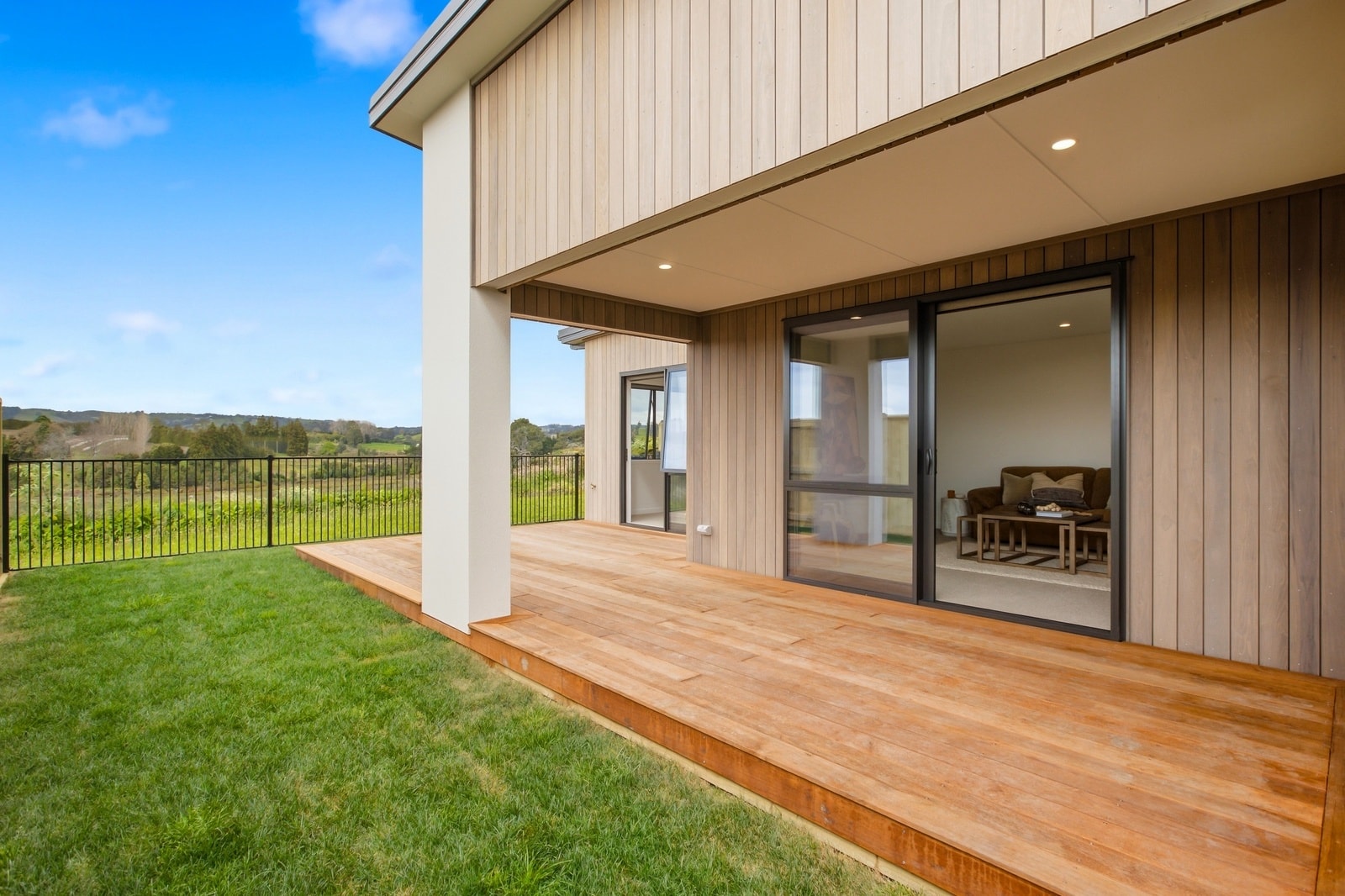 32 Triplefin Avenue