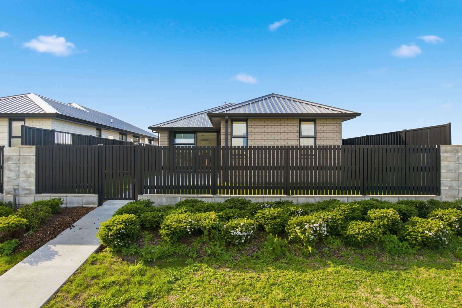 64 Empire Crescent